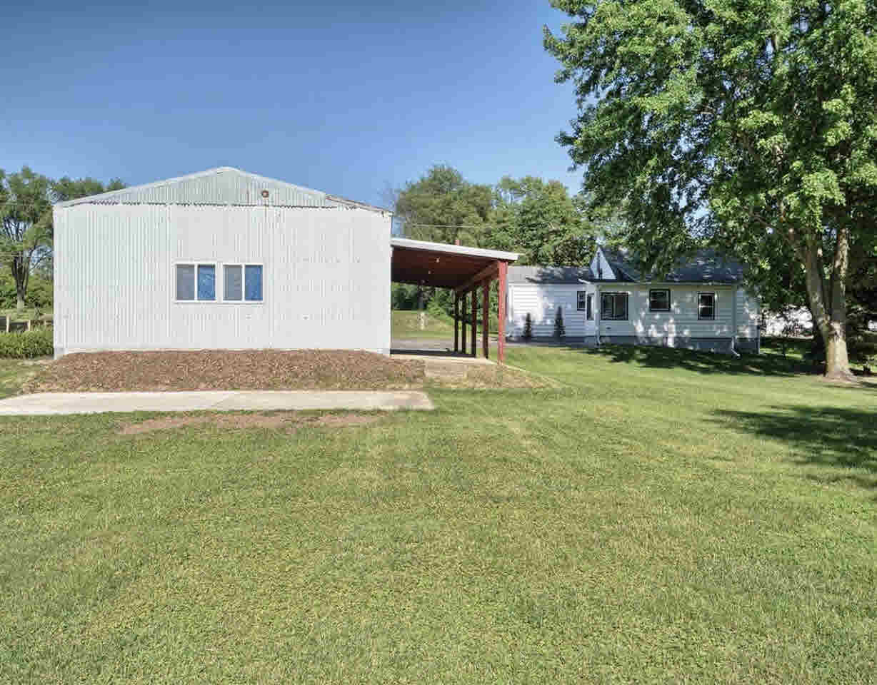 3070 South Center Road Burton, MI 48519 - Photo 10 of 25 21305718-9.JPG