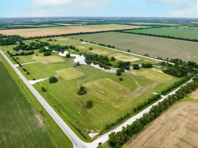 $199,900 | S30 T26 R03e, Benton, KS 67017