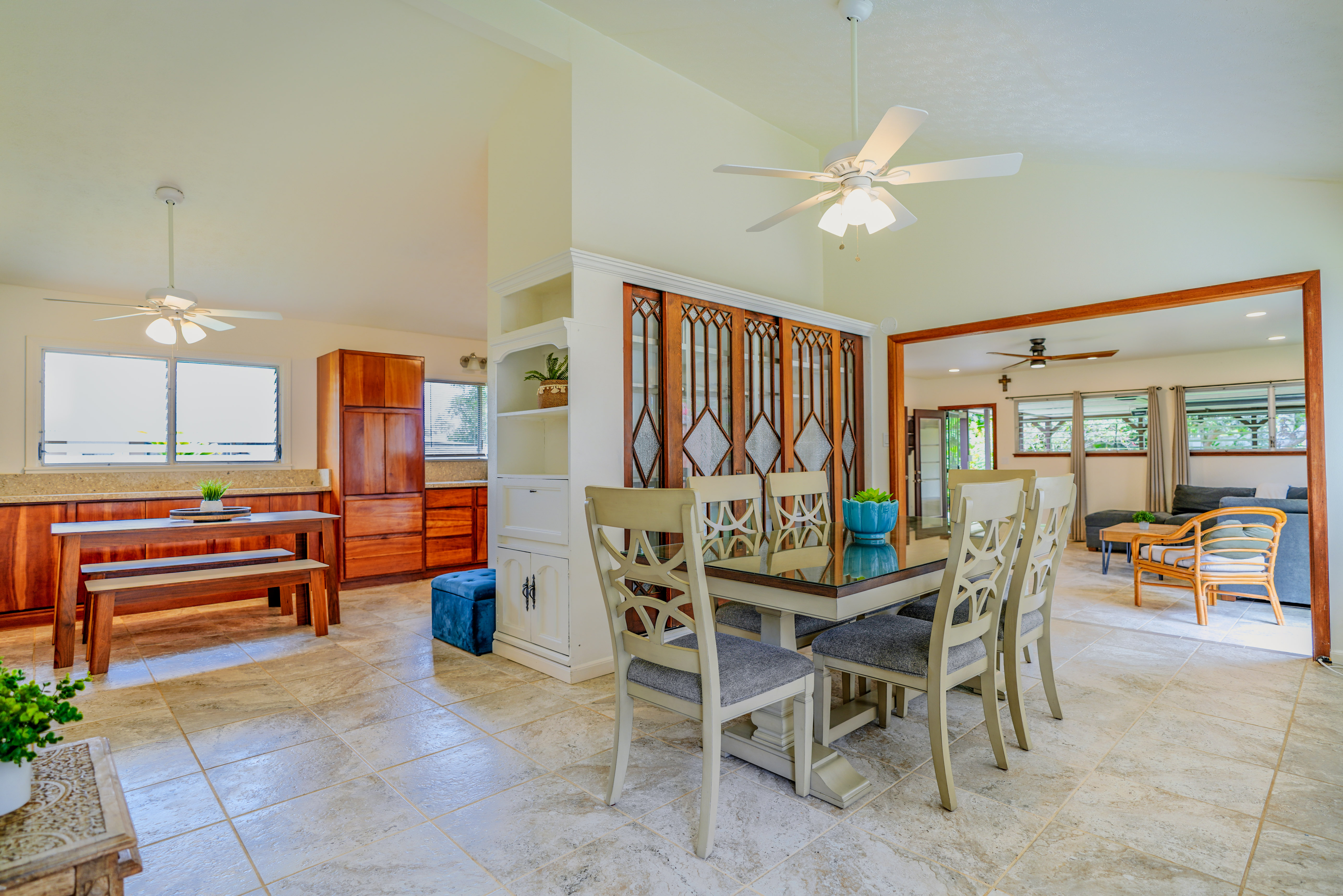 316 A Makani Road, Unit A Kapaa, HI 96746 - Photo 5 of 29 a dining room with furniture and window