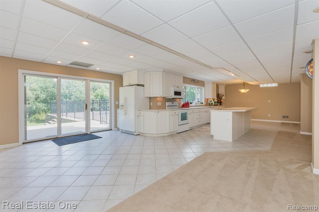 1784 Blue Grass Drive Rochester Hills, MI 48306 - Photo 53 of 72
