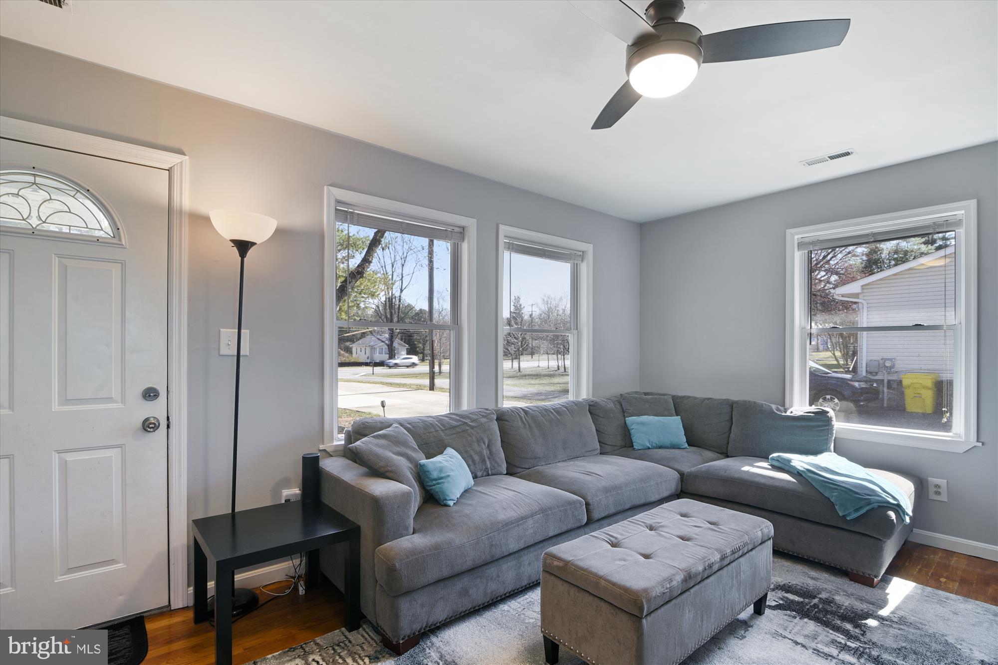 7808 Telegraph Road Severn, MD 21144 - Photo 3 of 40 Living Room