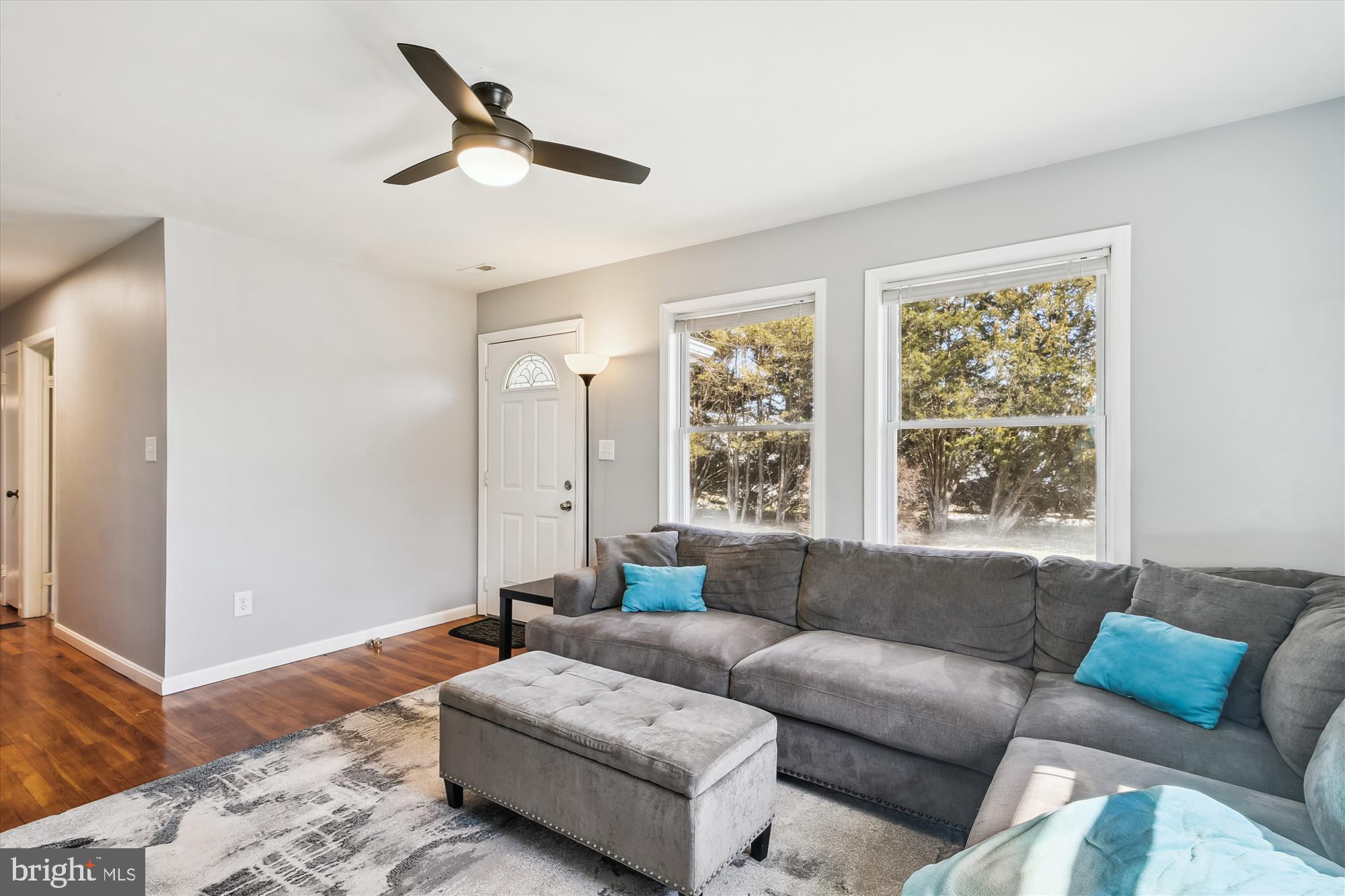 7808 Telegraph Road Severn, MD 21144 - Photo 4 of 40 Living Room