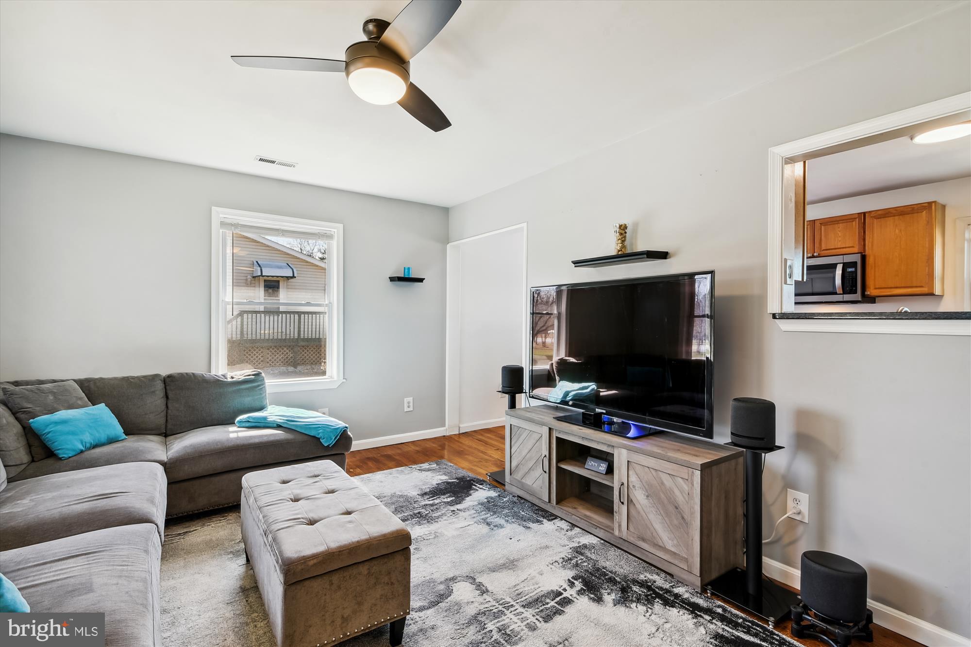 7808 Telegraph Road Severn, MD 21144 - Photo 5 of 40 Living Room