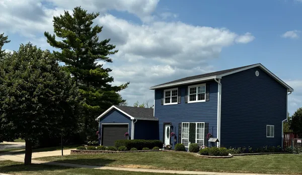 $369,000 | 130 Lasalle Road, Streamwood, IL 60107