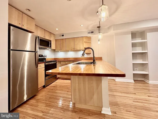 $2,850 | 2017 13th Street Northwest, Unit B, Washington, DC 20009