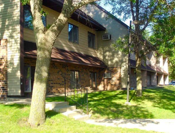 $802 | 1440 9th Street, Unit 2, Granite Falls, MN 56241