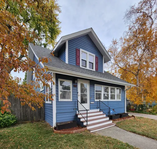 $299,900 | 1614 74th Street, Kenosha, WI 53143