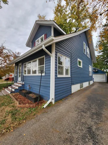 $299,900 | 1614 74th Street, Kenosha, WI 53143