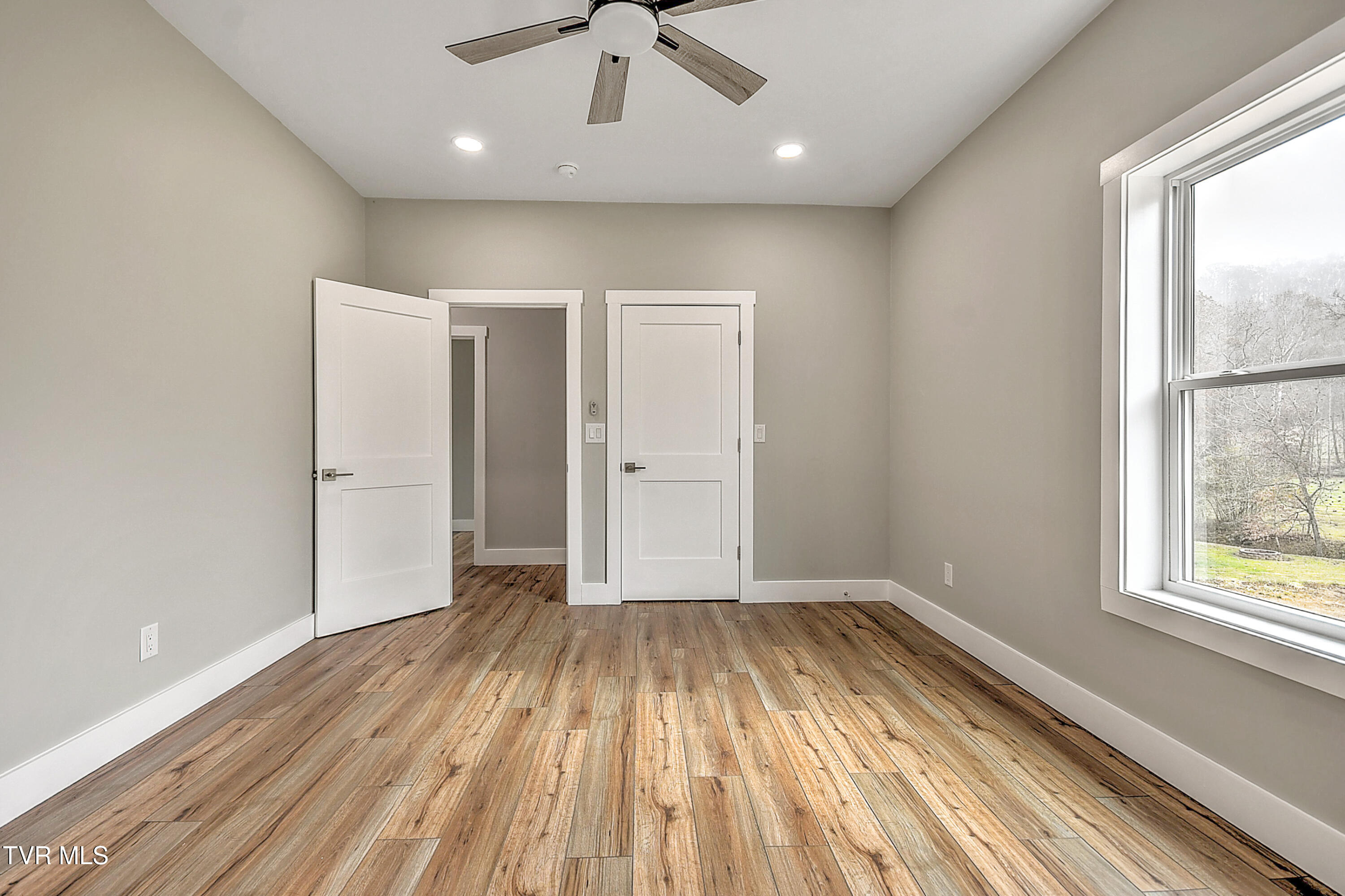 1805 Rock Springs Road Kingsport, TN 37664 - Photo 32 of 52 1805 Rock Springs Rd TV#2-46