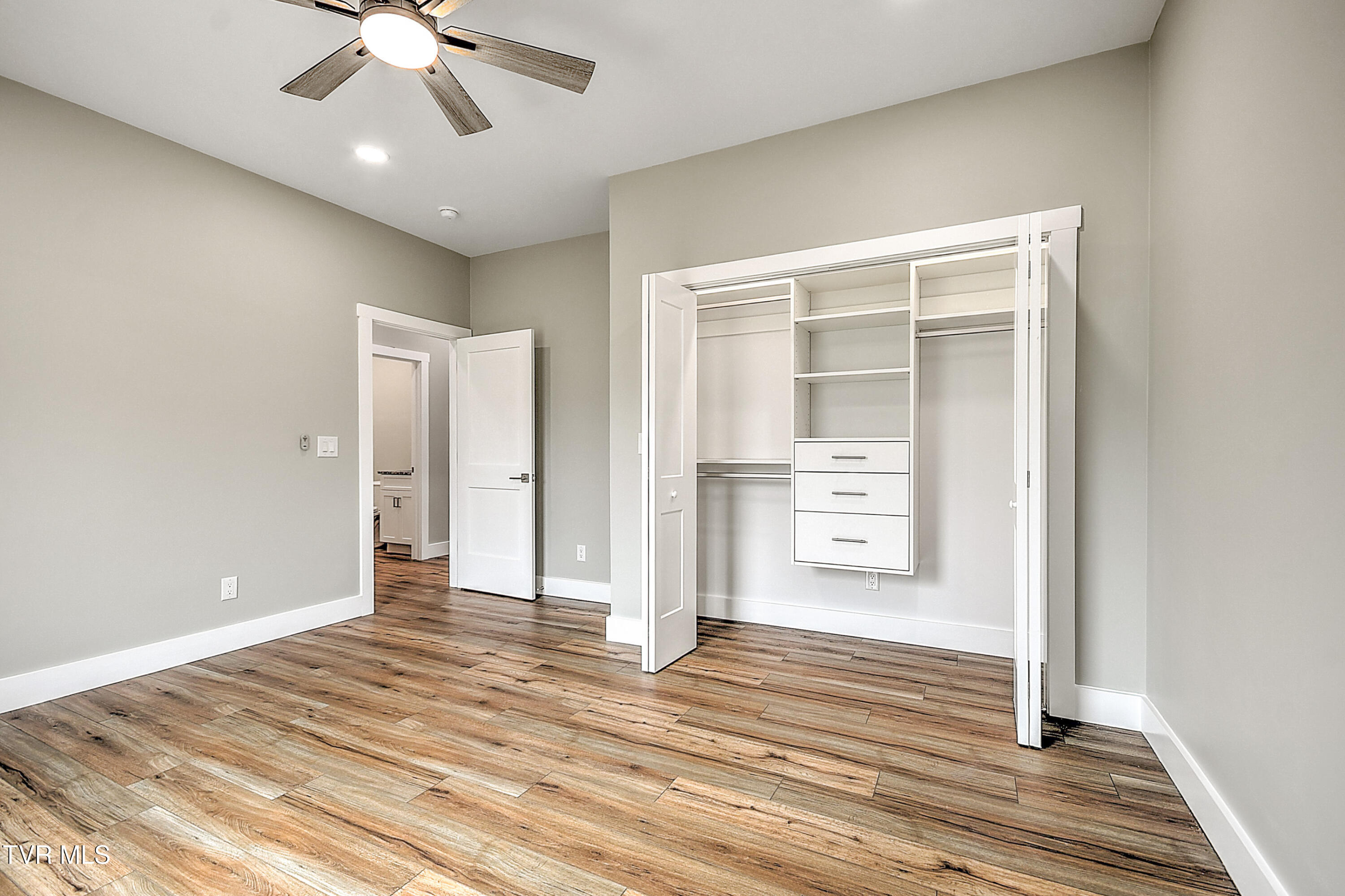 1805 Rock Springs Road Kingsport, TN 37664 - Photo 36 of 52 1805 Rock Springs Rd TV#2-36