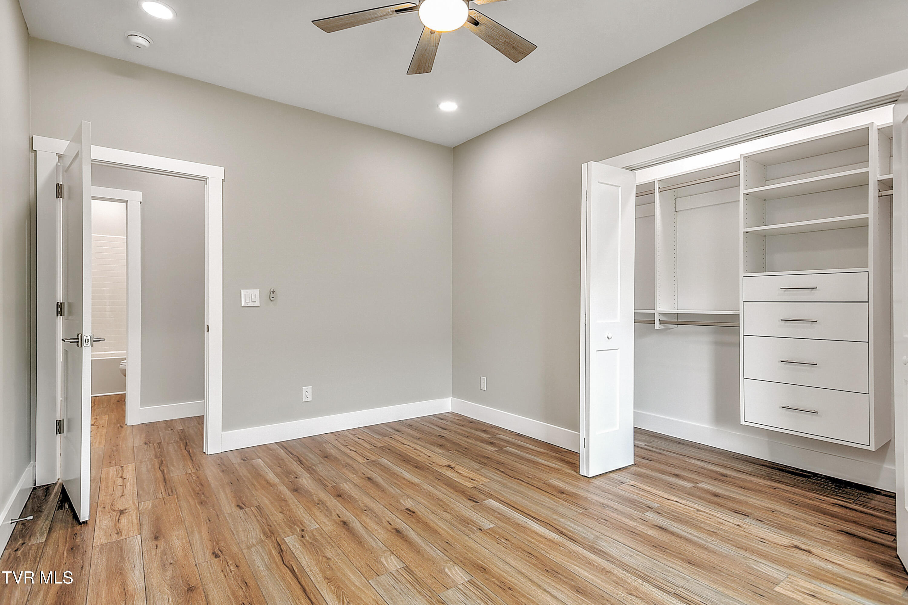 1805 Rock Springs Road Kingsport, TN 37664 - Photo 46 of 52 1805 Rock Springs Rd TV#2-31