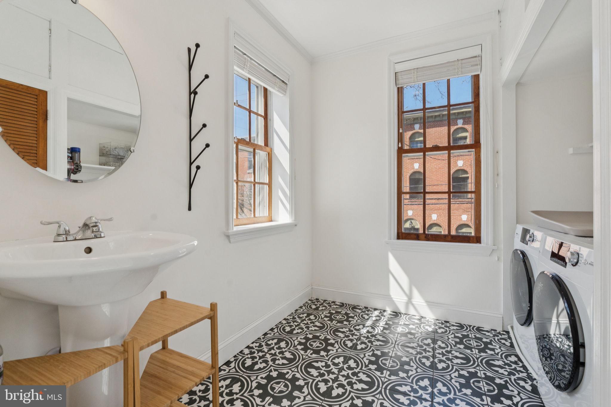 2056 Kater Street Philadelphia, PA 19146 - Photo 13 of 35