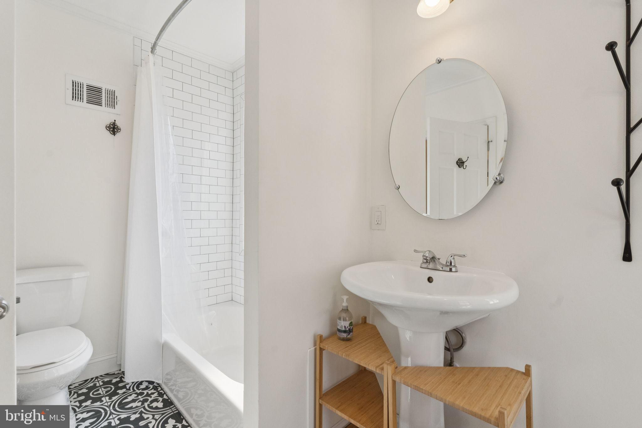 2056 Kater Street Philadelphia, PA 19146 - Photo 14 of 35