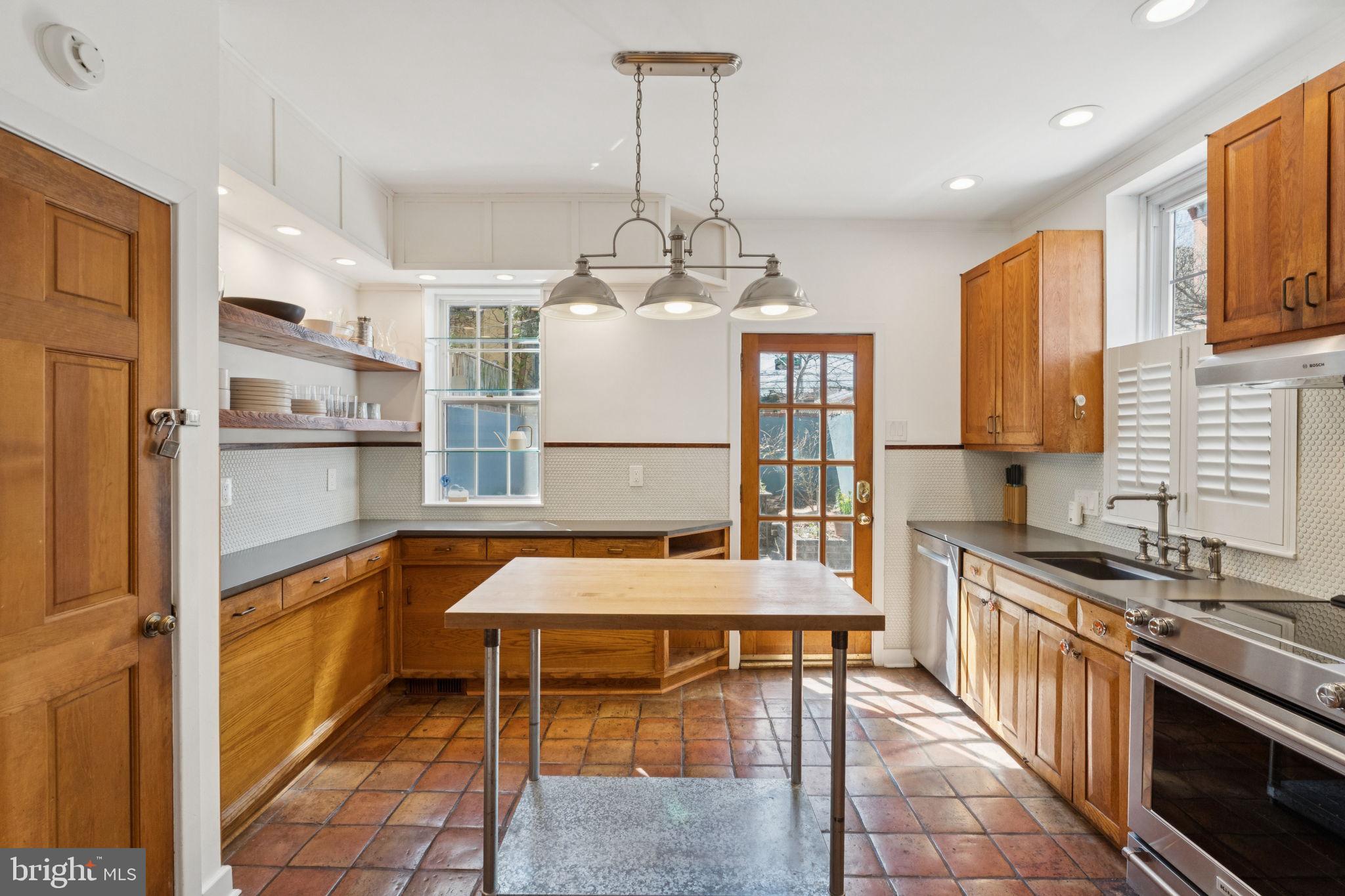 2056 Kater Street Philadelphia, PA 19146 - Photo 5 of 35