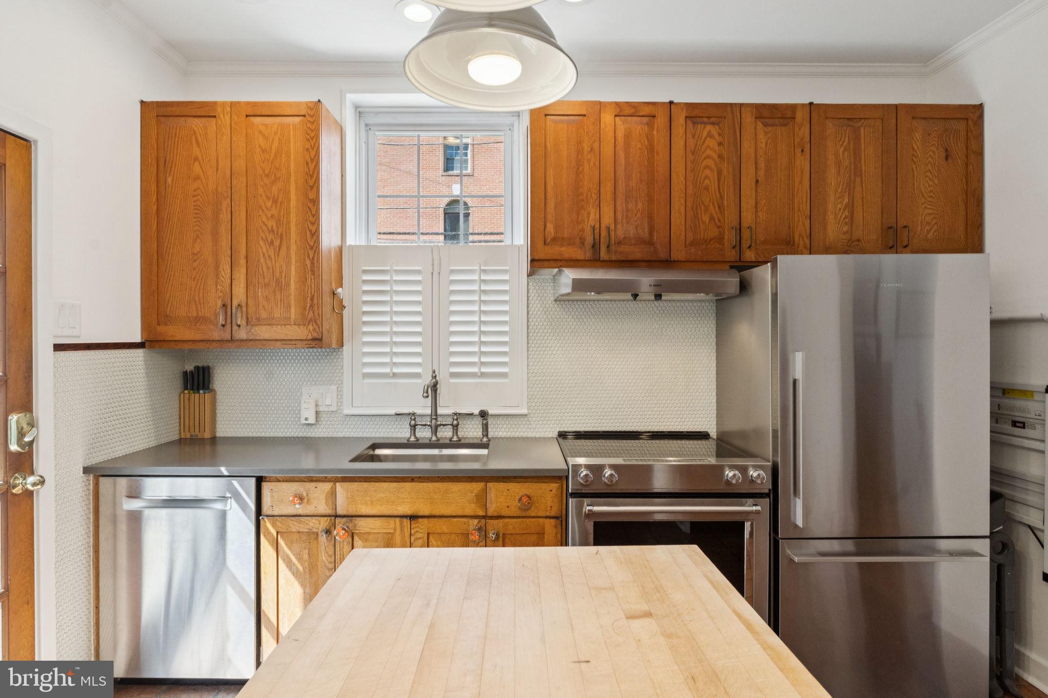 2056 Kater Street Philadelphia, PA 19146 - Photo 7 of 35