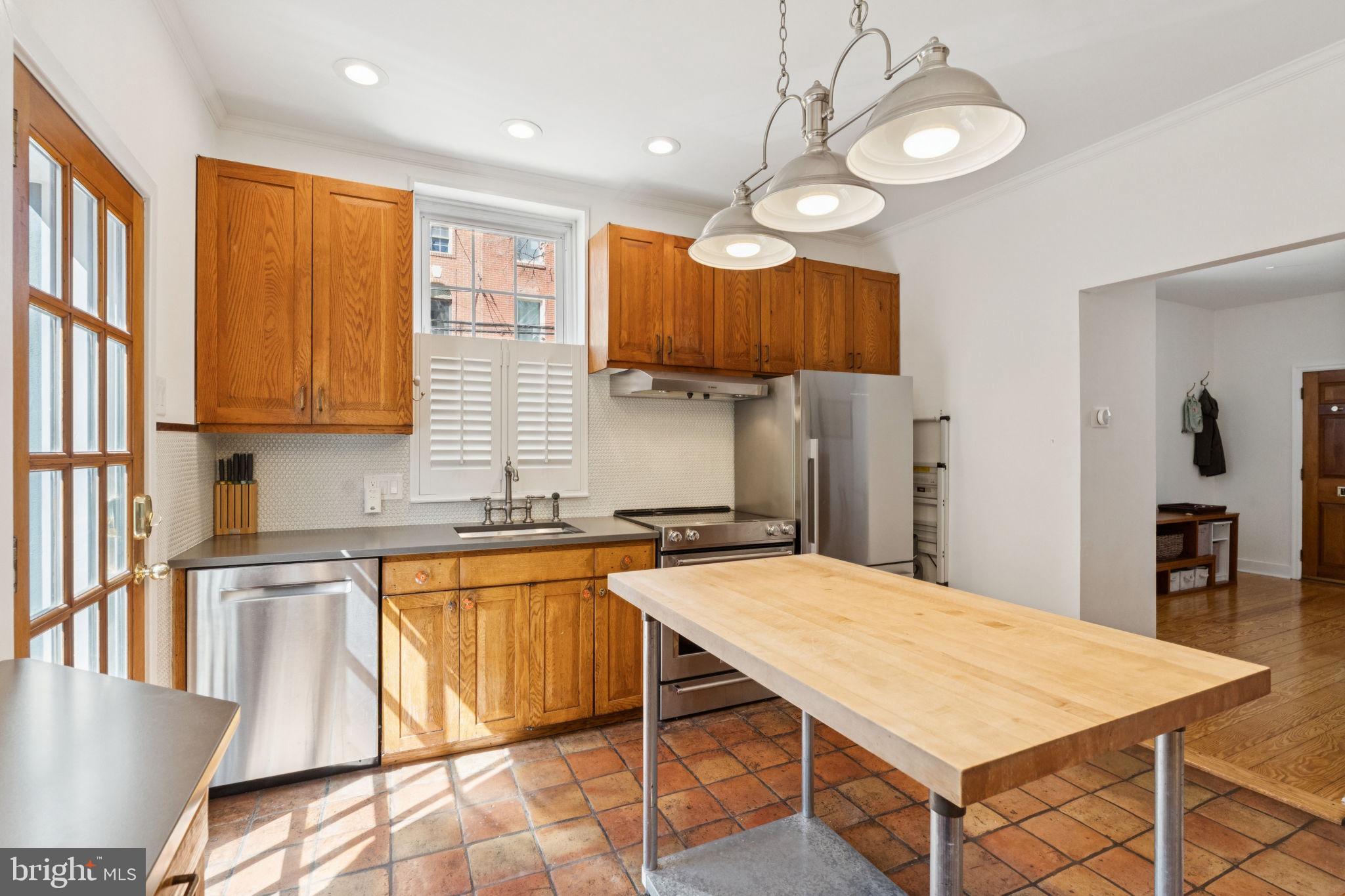 2056 Kater Street Philadelphia, PA 19146 - Photo 8 of 35