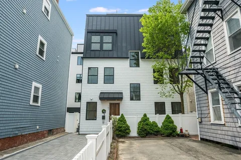 $1,849,000 | 147 West 8th Street, Unit 147, Boston, MA 02127