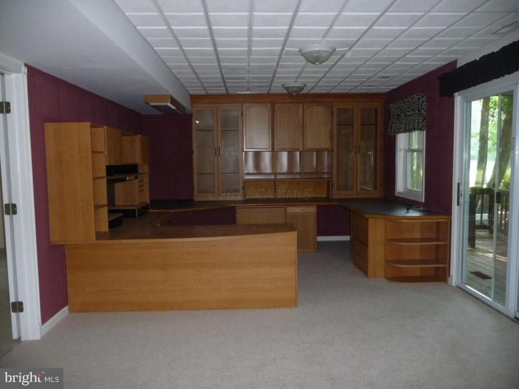 275 Windjammer Road Ocean Pines, MD 21811 - Photo 16 of 20 a living room with furniture
