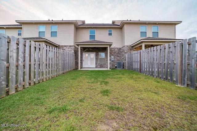 $1,800 | 875 Reunion Pl Circle, Biloxi, MS 39532