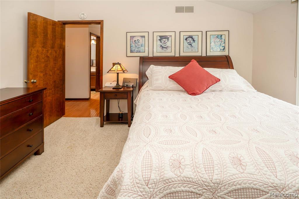 2725 Cooley Lake Road Highland, MI 48356 - Photo 36 of 63
