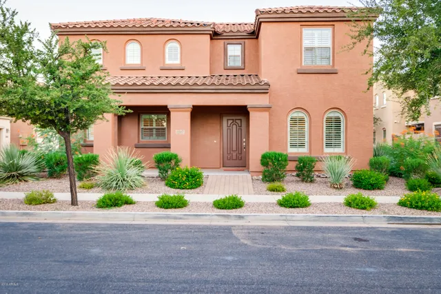 $3,800 | 3327 East Loma Vista Street, Gilbert, AZ 85295