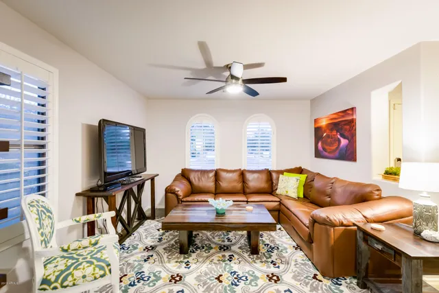 $3,800 | 3327 East Loma Vista Street, Gilbert, AZ 85295