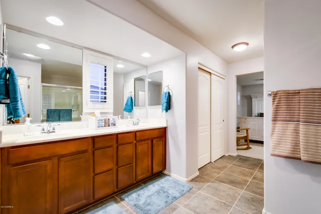 $3,800 | 3327 East Loma Vista Street, Gilbert, AZ 85295