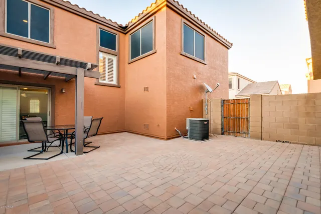 $3,800 | 3327 East Loma Vista Street, Gilbert, AZ 85295