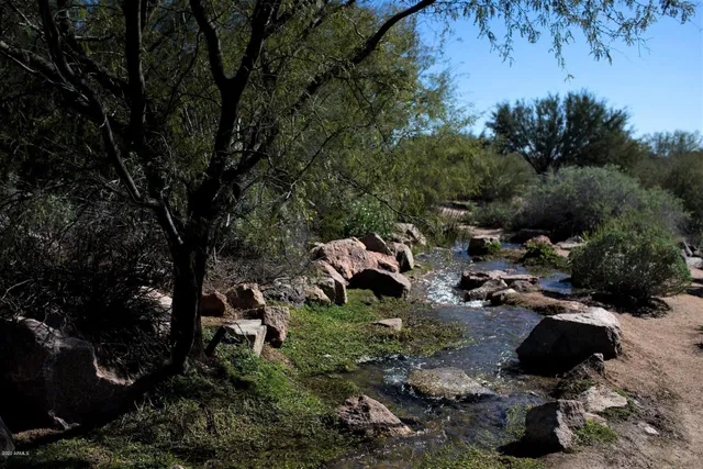 $3,800 | 3327 East Loma Vista Street, Gilbert, AZ 85295