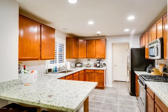 $3,800 | 3327 East Loma Vista Street, Gilbert, AZ 85295