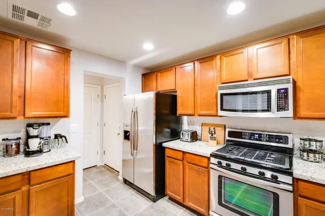 $3,800 | 3327 East Loma Vista Street, Gilbert, AZ 85295