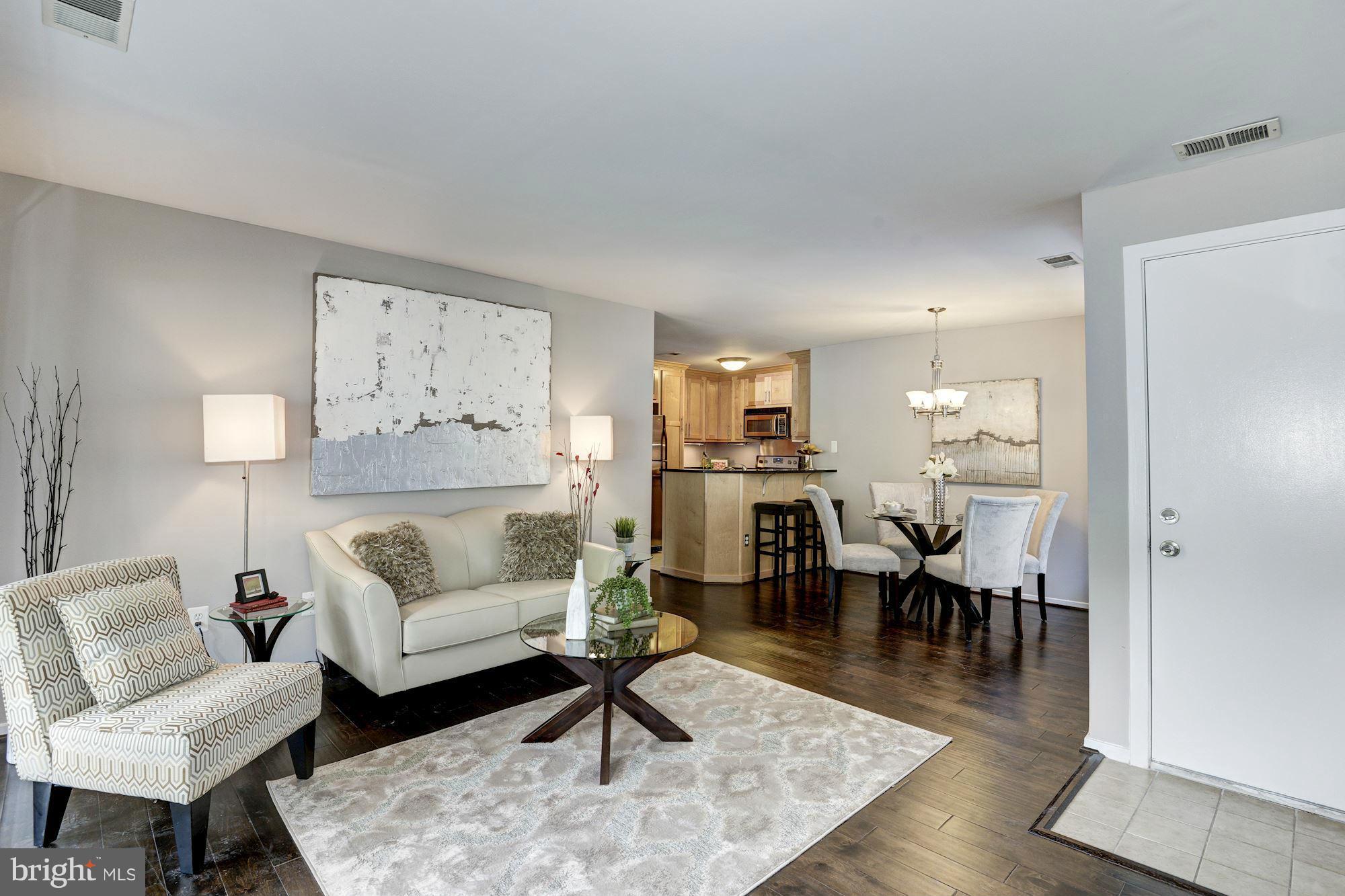1506 A Summerchase Court, Unit A Reston, VA 20194 - Photo 4 of 30 Living Room