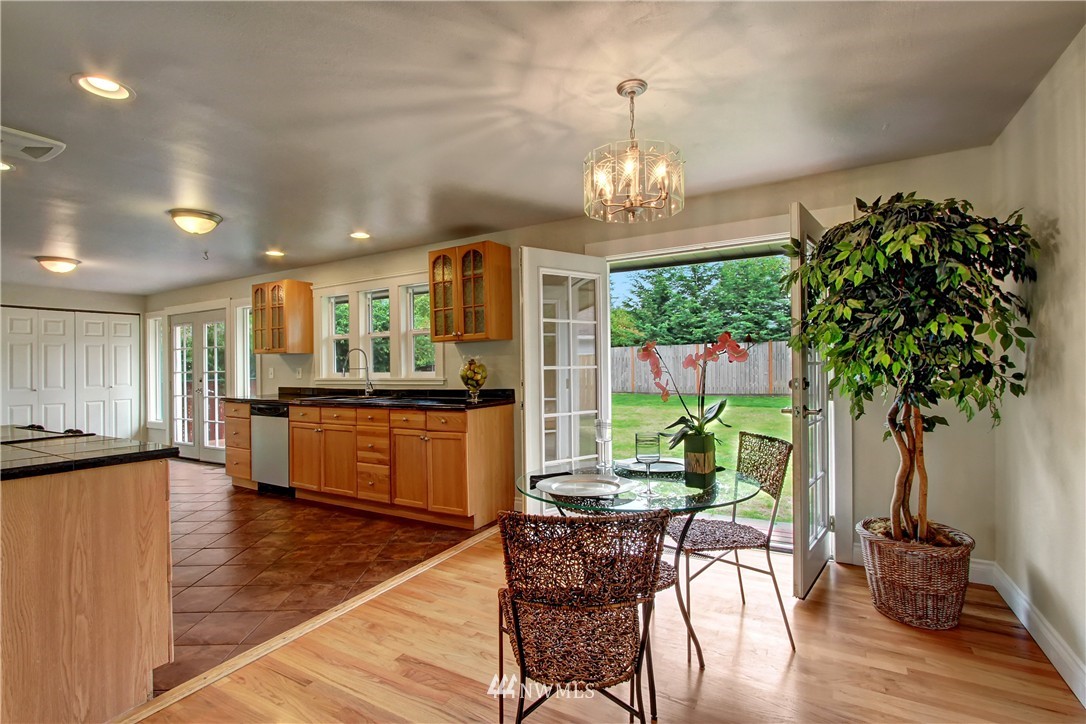 5631 Highland Road Everett, WA 98203 - Photo 5 of 17