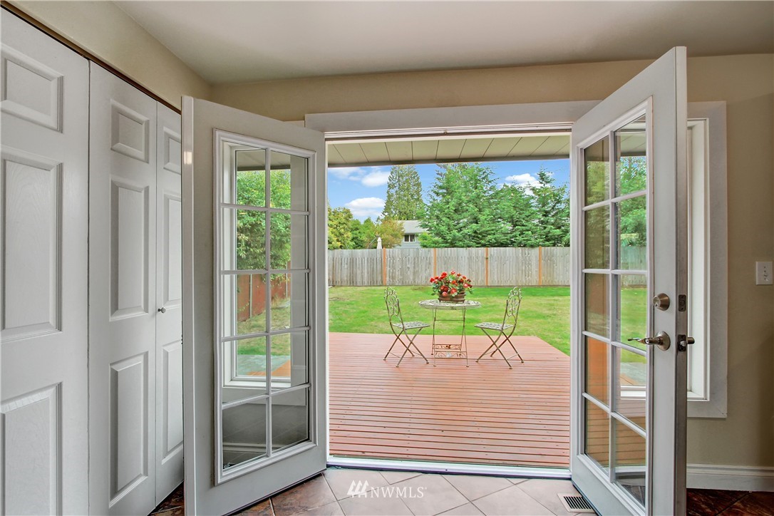5631 Highland Road Everett, WA 98203 - Photo 8 of 17