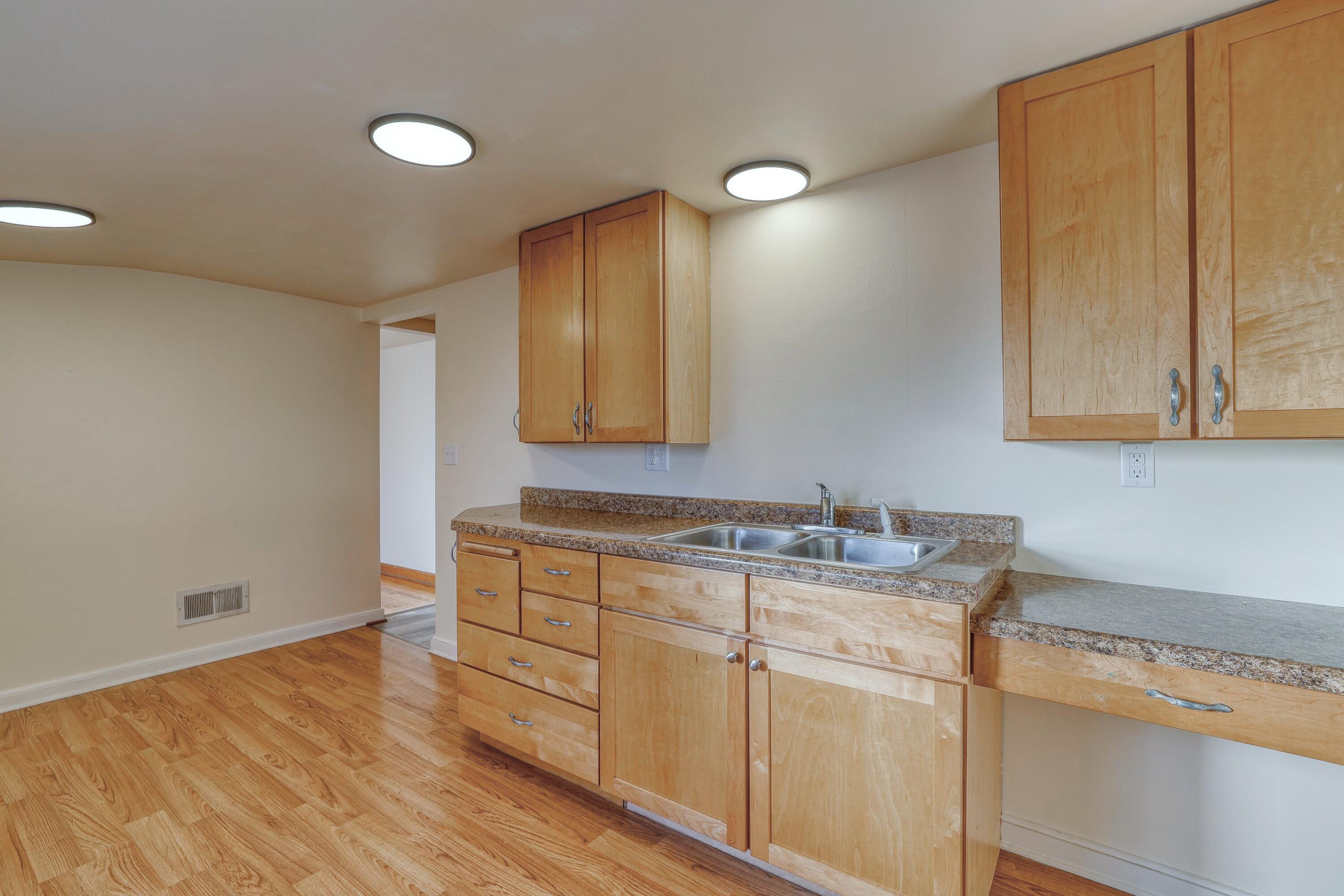 3200 North 77th Street Milwaukee, WI 53222 - Photo 18 of 30 18 (18)