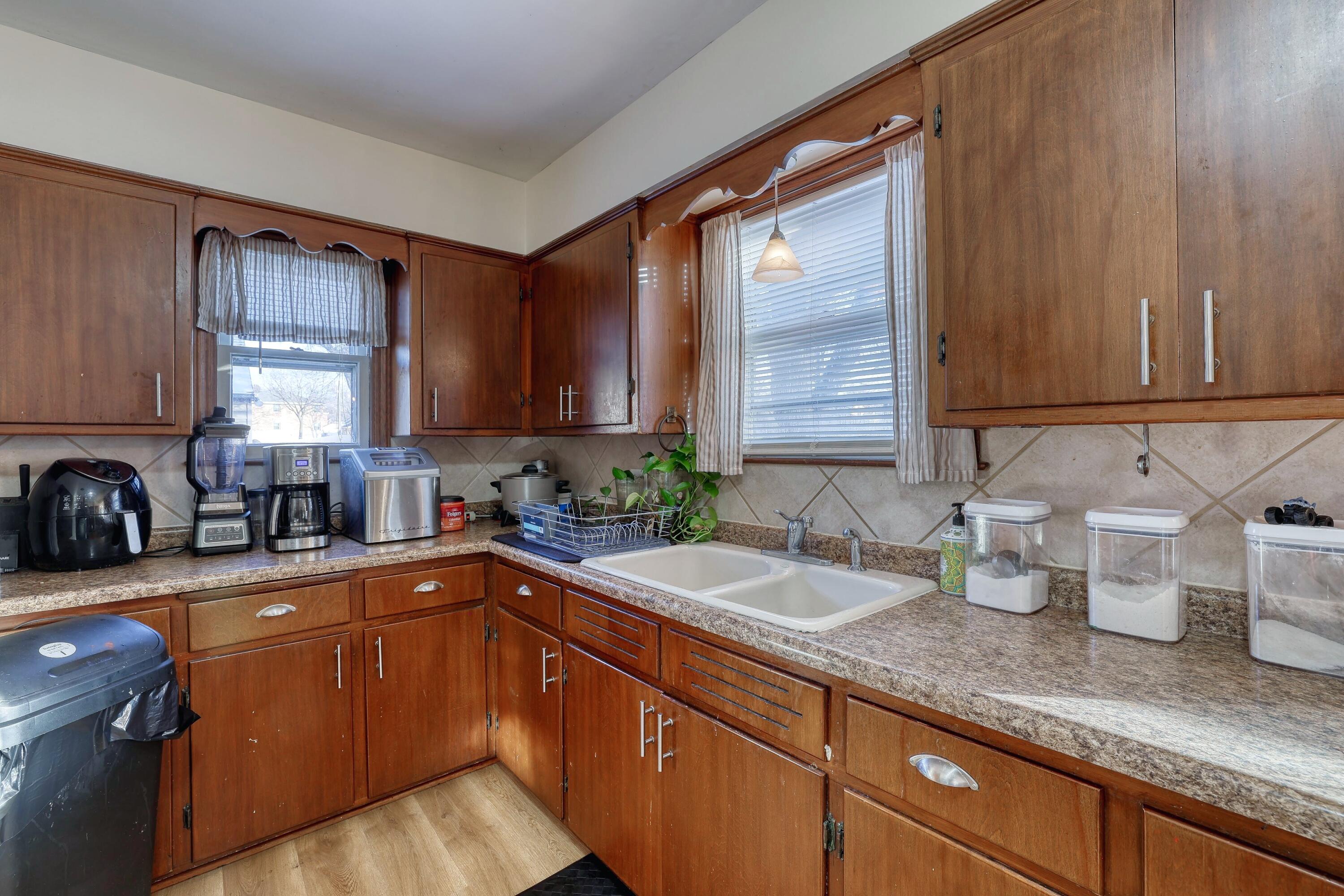 3200 North 77th Street Milwaukee, WI 53222 - Photo 6 of 30 20 (16)