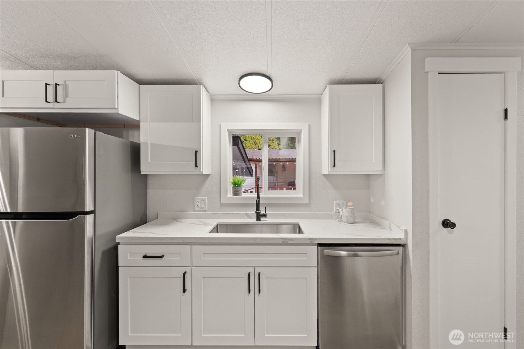 17340 Sargent Road Southwest, Unit 61 Rochester, WA 98579 - Photo 4 of 26