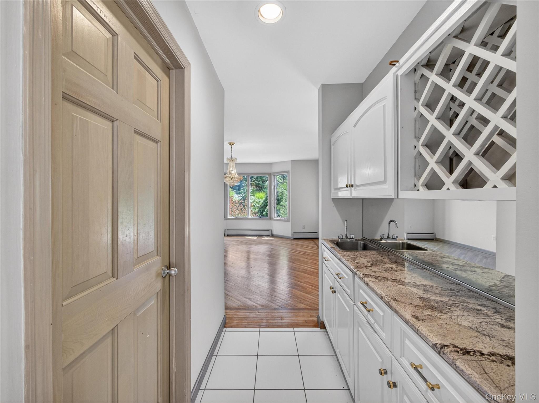 25 South Ridge Road Pomona, NY 10970 - Photo 12 of 47 Wet Bar/Washing Station