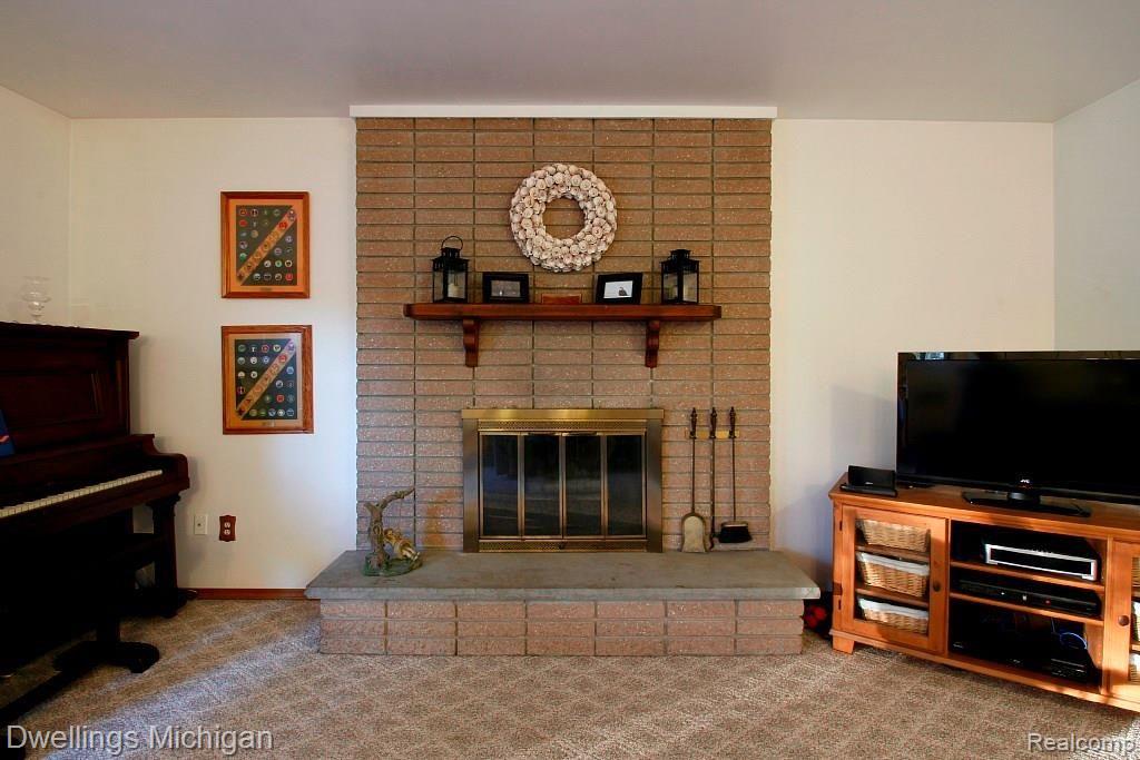 384 Buckingham Road Canton, MI 48188 - Photo 10 of 39