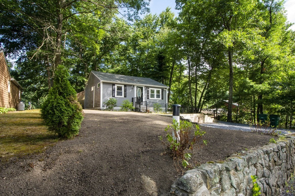 16 Parker Road Pembroke, MA 02359 - Photo 3 of 21 Gallery Image 3