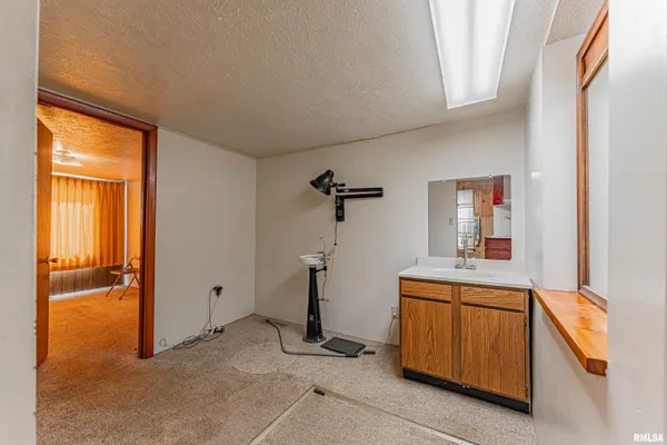 $89,000 | 229 Peoria Street, Lincoln, IL 62656