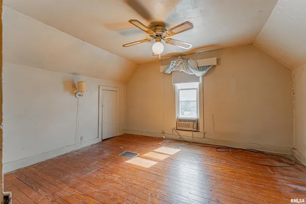 $89,000 | 229 Peoria Street, Lincoln, IL 62656