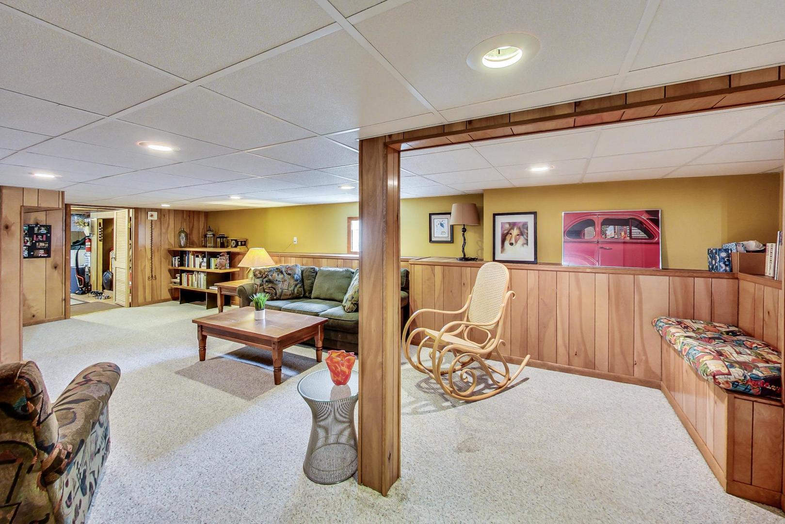 431 Selborne Road Riverside, IL 60546 - Photo 24 of 33 a living room with furniture
