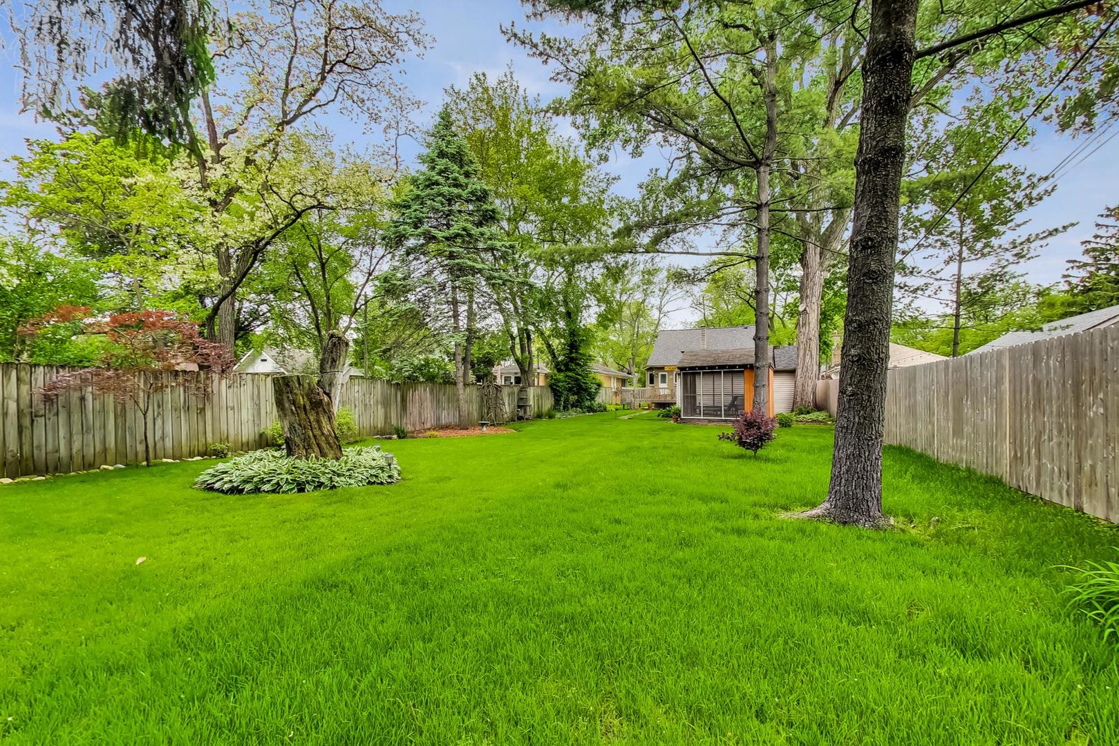 431 Selborne Road Riverside, IL 60546 - Photo 29 of 33 a view of a house with backyard and garden
