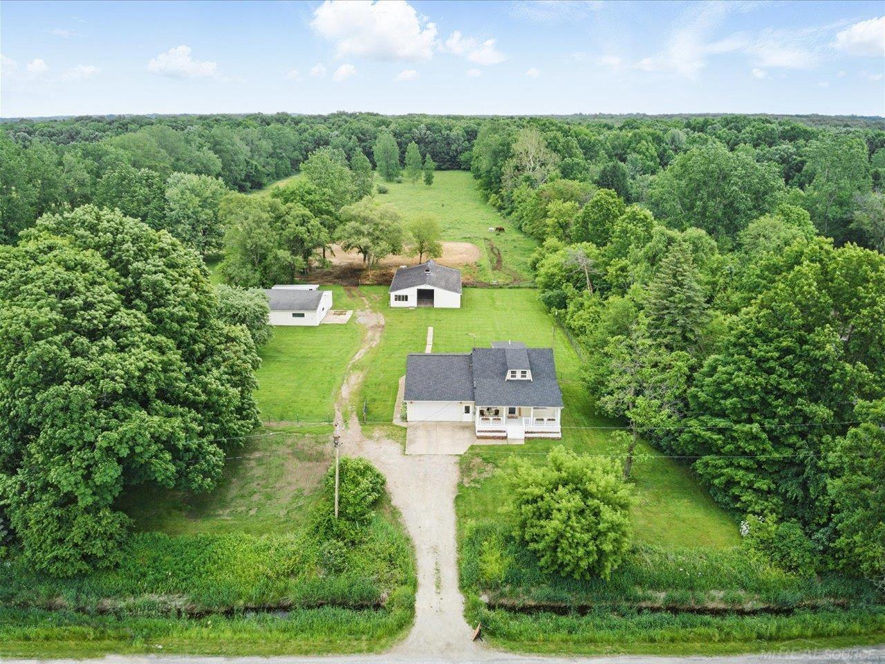 13485 South Block Road Birch Run, MI 48415 - Photo 2 of 61 50205356-3dd2f44a-d125-46ff-bbdf-99821a7a5fe7.JPG