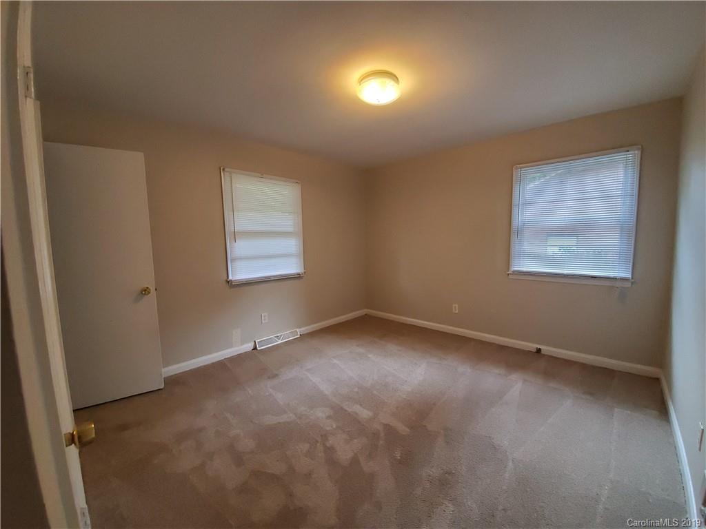 4811 Hidden Valley Road Charlotte, NC 28213 - Photo 14 of 15 Gallery Image 14