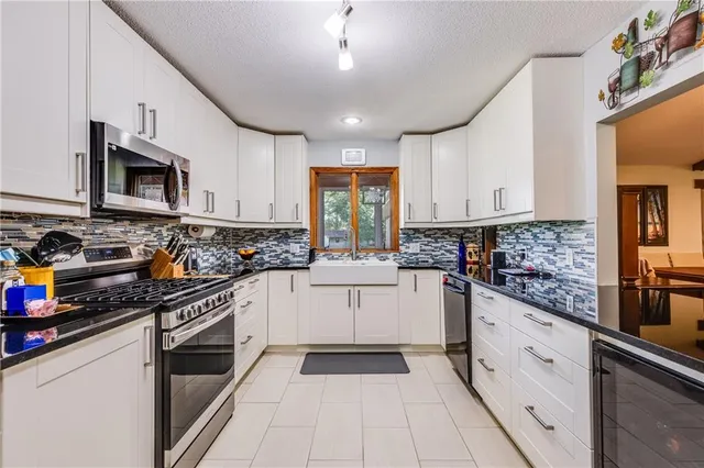 $290,000 | 601 14th Street, Pleasanton, KS 66075