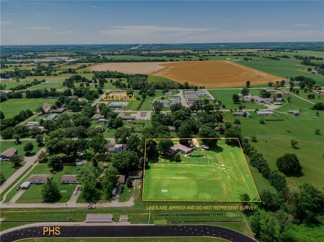 $290,000 | 601 14th Street, Pleasanton, KS 66075