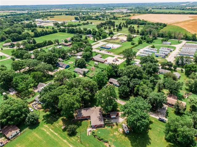 $290,000 | 601 14th Street, Pleasanton, KS 66075