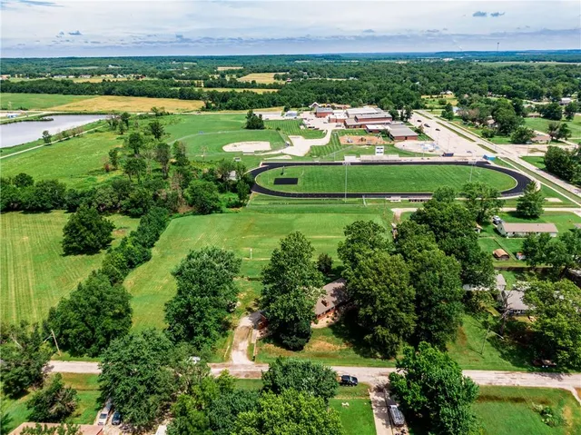 $290,000 | 601 14th Street, Pleasanton, KS 66075